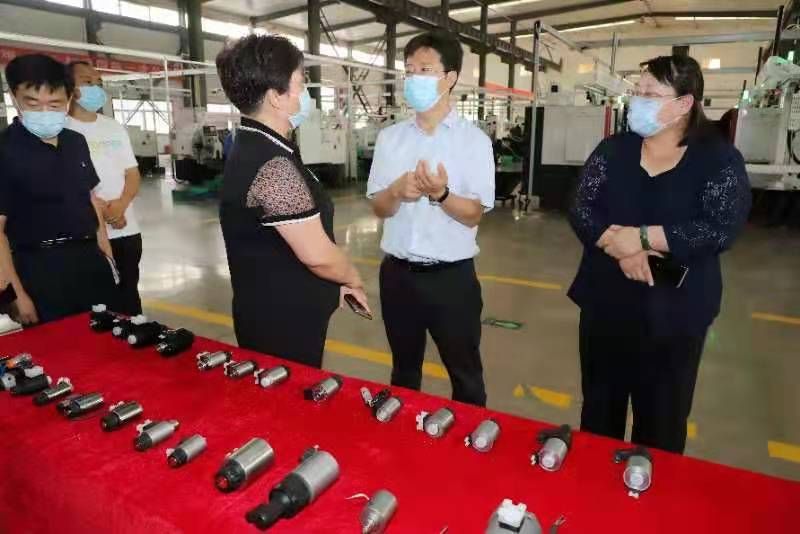 长吊日小逼视频安阳市市长高永一行莅临我公司参观调研